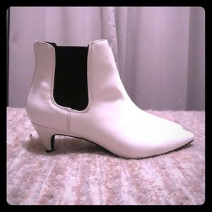 NWOT Design Lab | White Kitten Heel Bootie